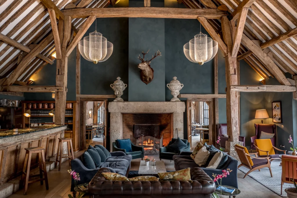 Clubhouse des Bordes en lumière dorée