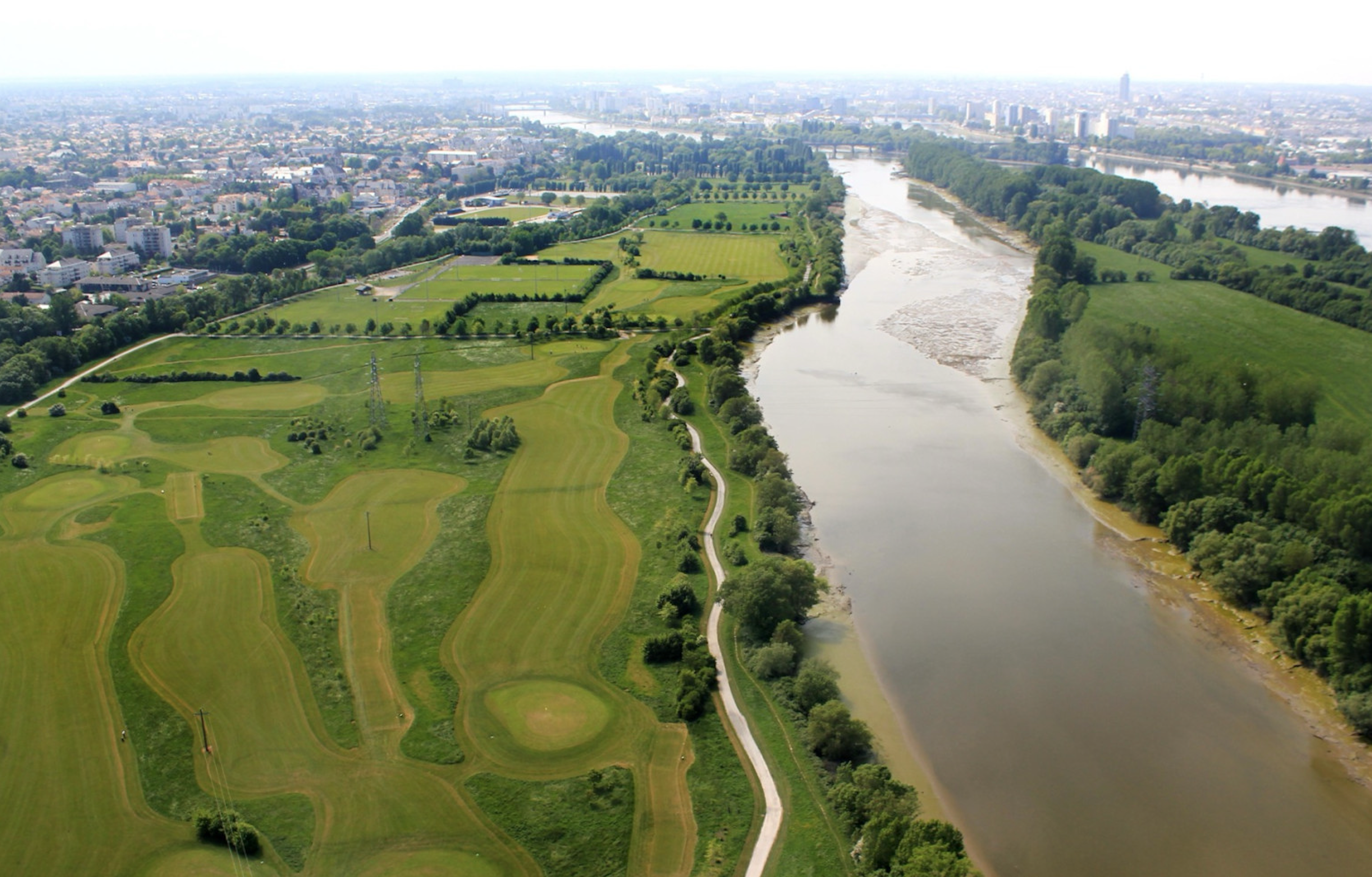 AGS GOLF DE SAINT-SEBASTIEN SUR LOIRE