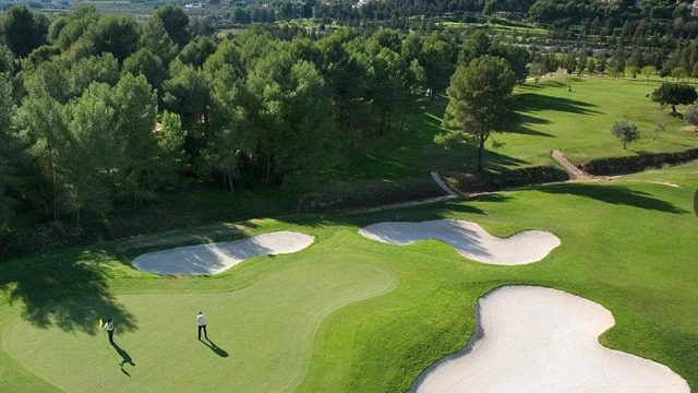 BRUCOURT GOLF CLUB