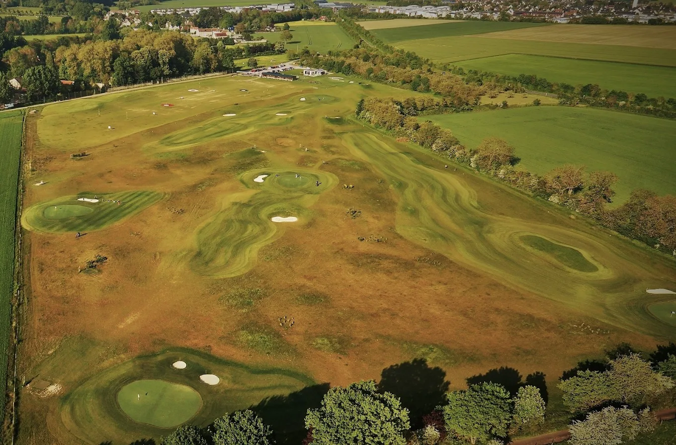 GOLF COMPACT DE LOUVIGNY