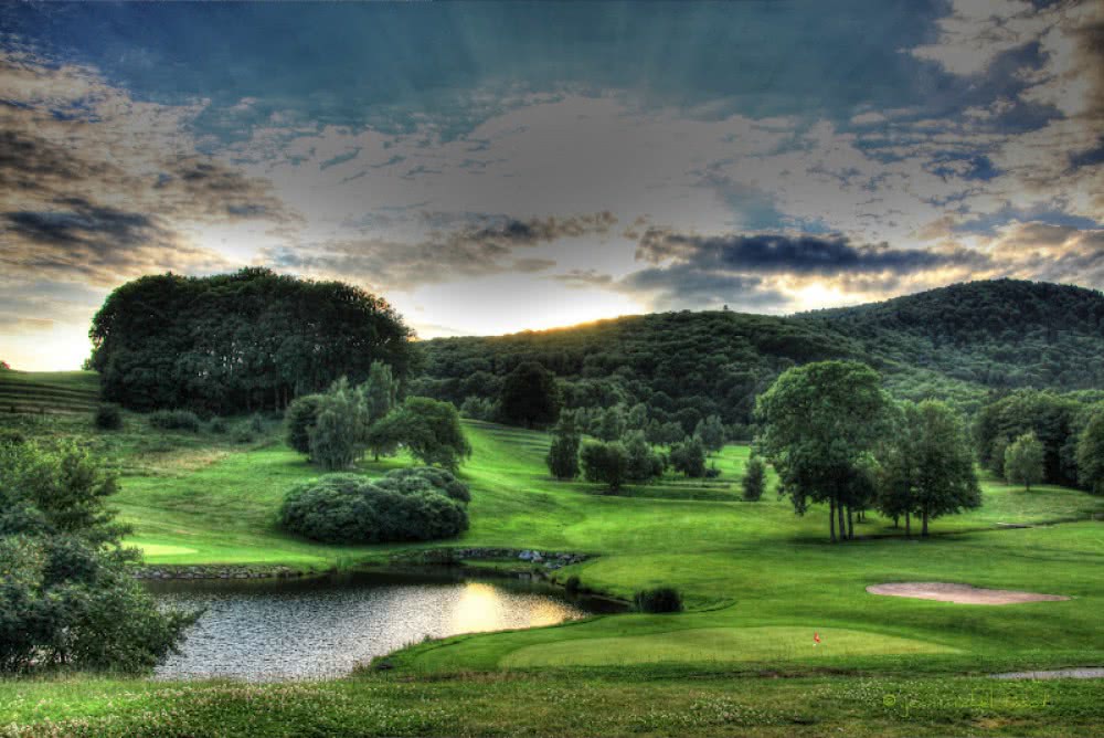 GOLF DE ROUGEMONT LE CHATEAU